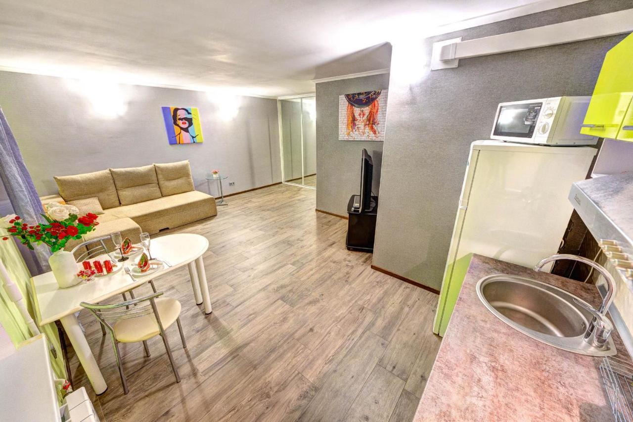 Apartments On Klovsky Descent 20 Kiev Ngoại thất bức ảnh